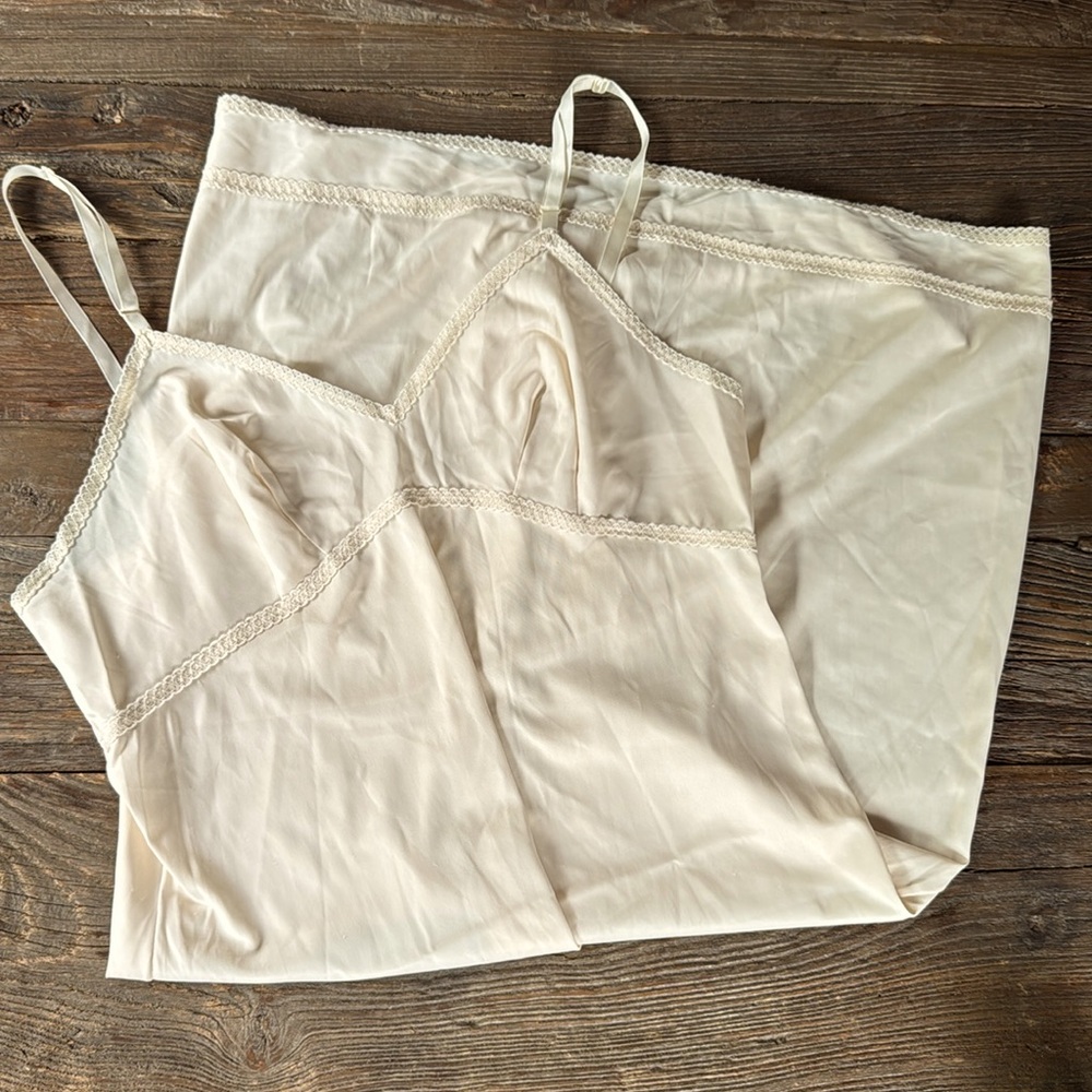 Vintage Lorraine stretch nylon cream slip‎ 36 Tall EVC
